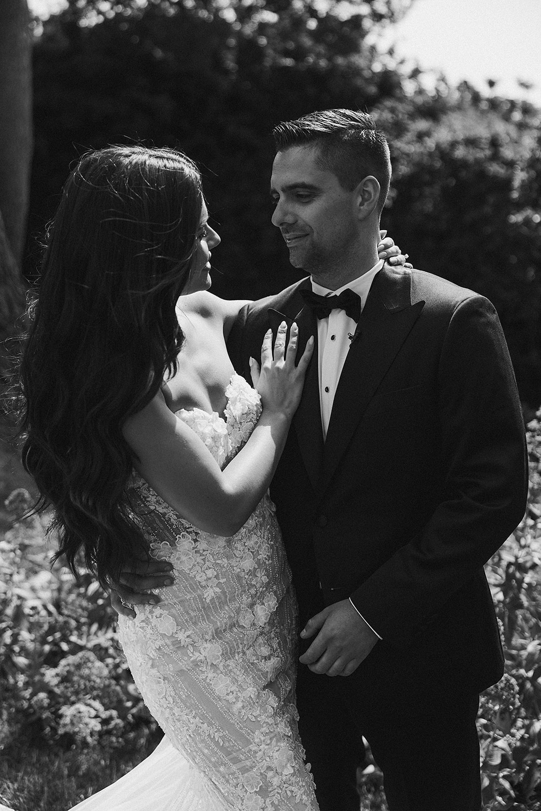 bride and groom take their portraits for their wedding at La Venta Inn