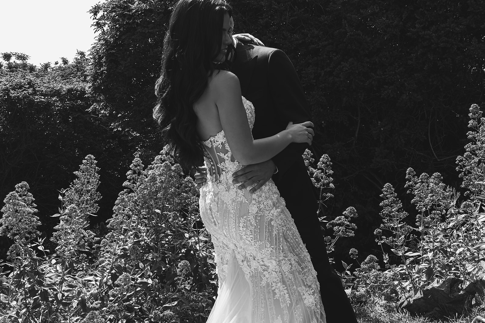 bride and groom take their portraits for their wedding at La Venta Inn